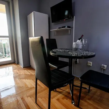 369 * スボティツァ